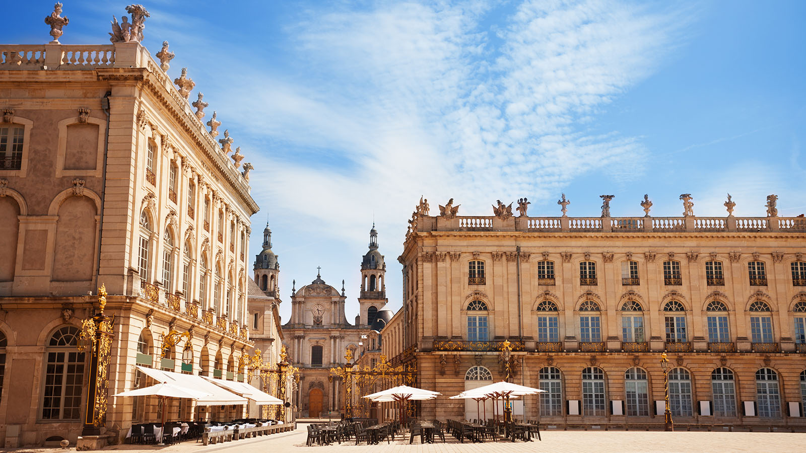 Der Stadtkern von Nancy mit Place Stanislas und Rathaus Gebäude